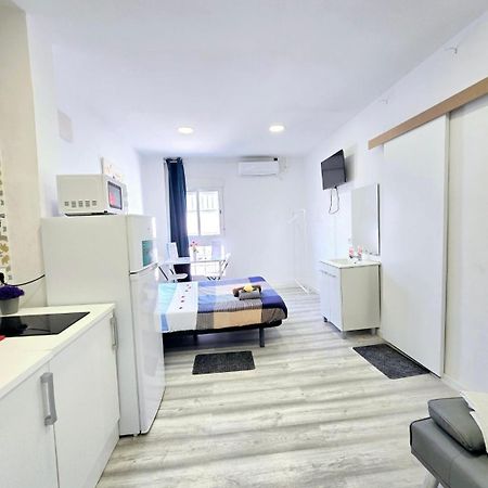 Apartamento Metro Manises Y Aeropuerto Buitenkant foto